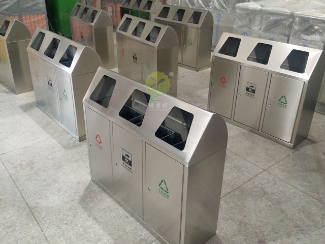 三联分类垃圾桶华体会com
厂家批量生产图
