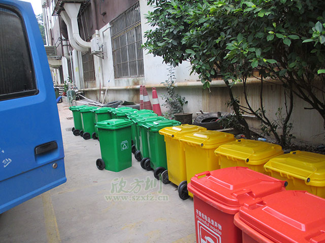  华体会com
塑料环保垃圾桶 走进赤壁物业小区