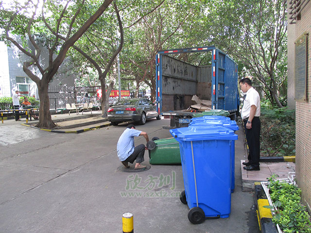 华体会com
塑料垃圾桶 湖南株洲小区的选择