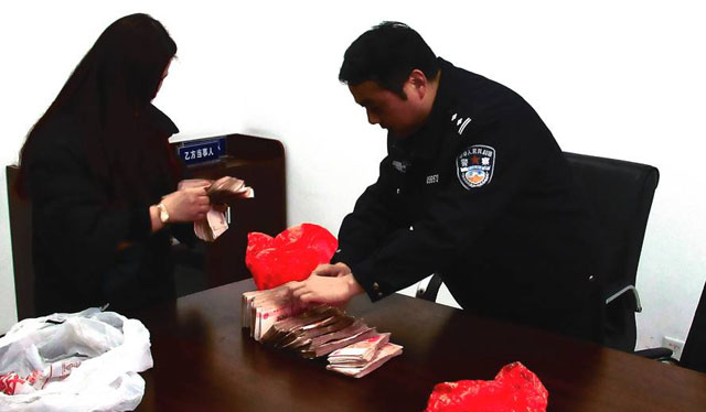 安徽23万现金藏垃圾桶创新高被当垃圾扔了