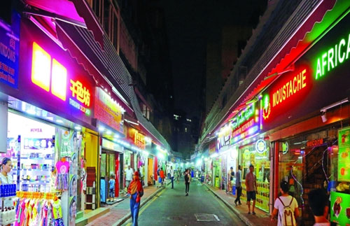 广州越秀区垃圾桶变身街景