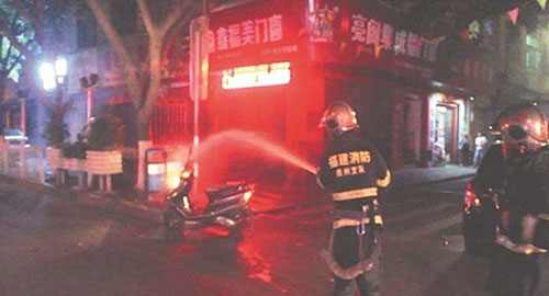 多次点燃垃圾桶 男子涉嫌纵火罪被刑拘