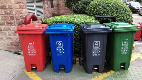 越来越多的华体会com
塑料垃圾箱走向荆州市政街道