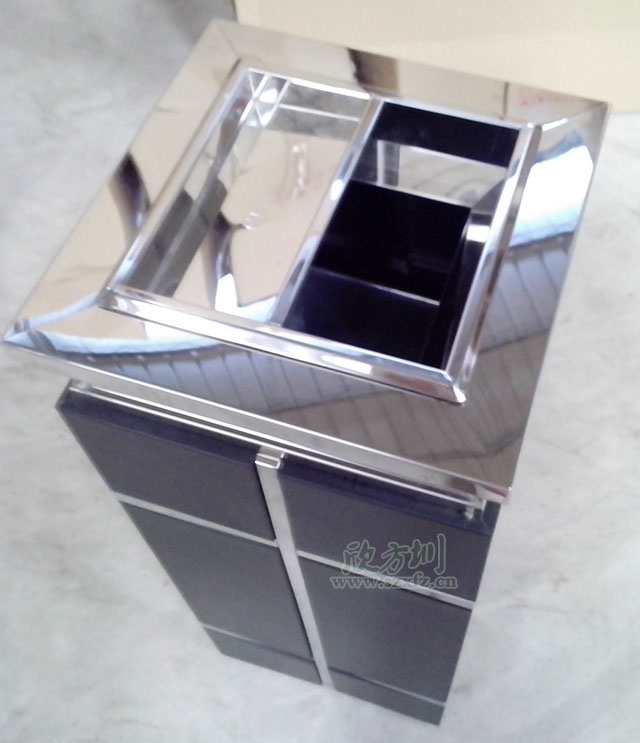 华体会com
室内垃圾桶 堪称家居艺术品