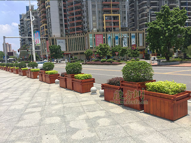 华体会com
塑木花箱 取代广西梧州市道路隔离带