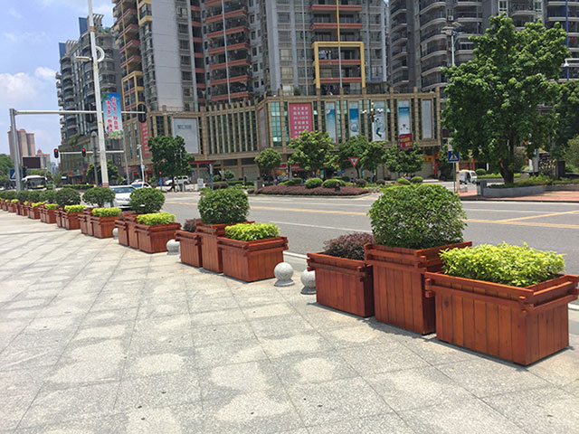 华体会com
塑木花箱 让古城丽江更美艳