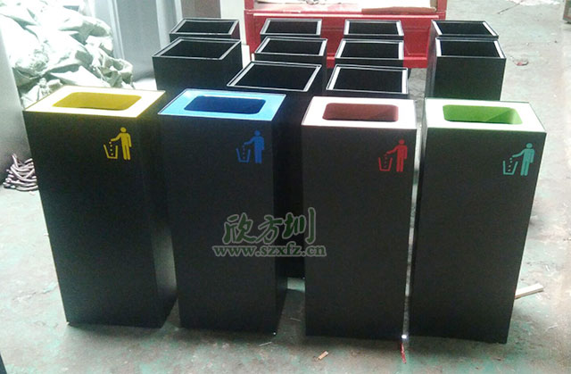 华体会com
高档垃圾桶 提高文昌生活环境