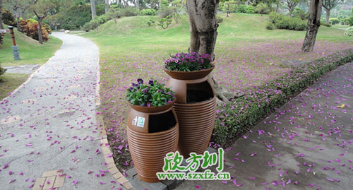 园林景区环保的选择,玻璃钢带花盆垃圾桶