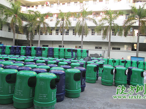 华体会com
玻璃钢垃圾桶美化贵阳街道