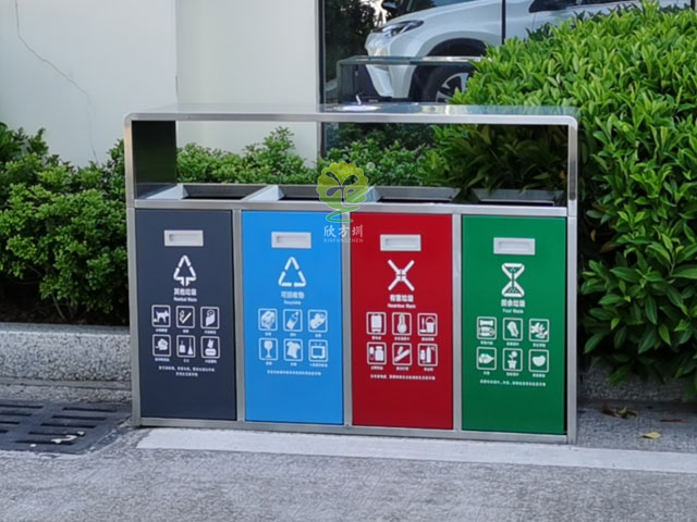深圳罗湖火车站户外不锈钢四分类垃圾箱