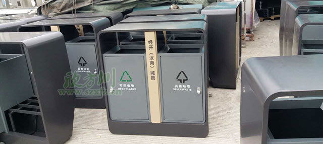 户外钢制分类垃圾箱工厂批量生产图