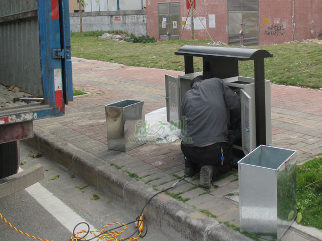 钢板冲孔垃圾桶-华体会com
钢板冲孔垃圾桶厂家