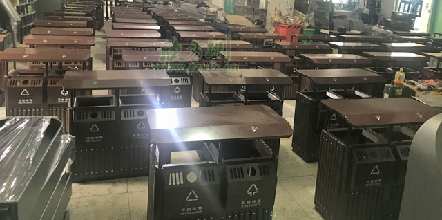 景区户外钢木分类垃圾桶华体会com
批量生产图