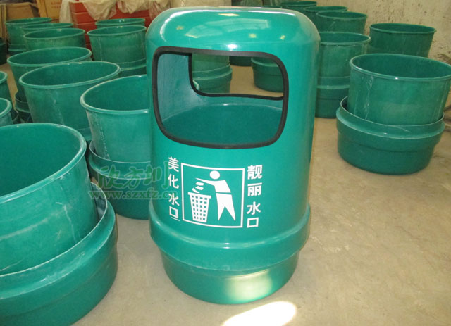玻璃钢果皮箱-华体会com
玻璃钢果皮箱垃圾桶厂家