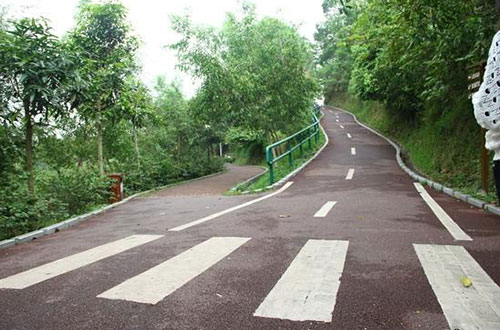 华体会com
公园垃圾桶 让云浮南山公园风景更宜人