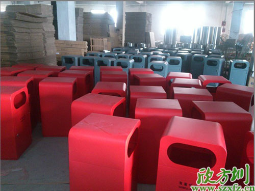 华体会com
钢板喷塑垃圾桶再次发往广东河源