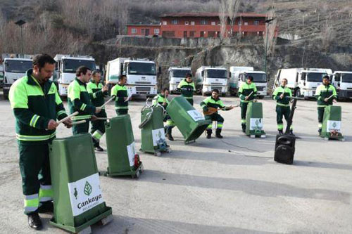 户外环卫垃圾桶奏响了劳动人民的天籁之音