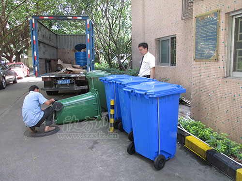 新增塑料分类垃圾桶！牛市东西路“美颜”