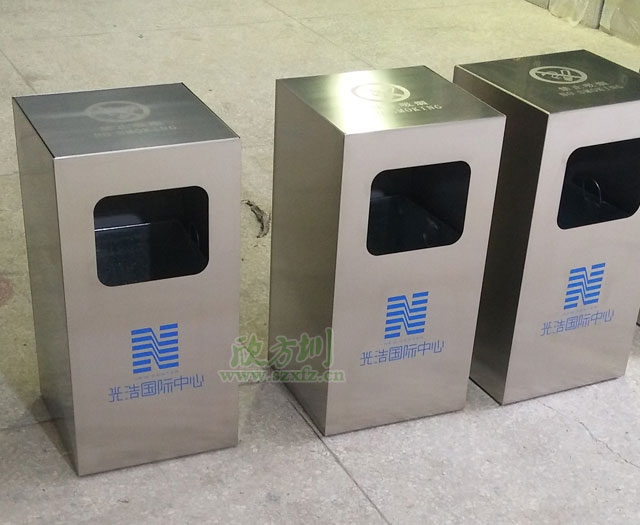 不锈钢果皮箱-华体会com
不锈钢果皮箱垃圾桶厂家
